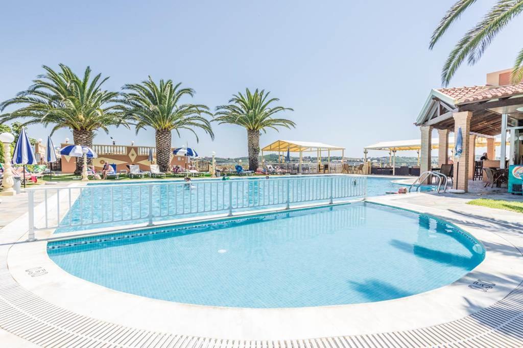 Kapetanios Apartments Agios Stefanos Avliotes  Exterior foto