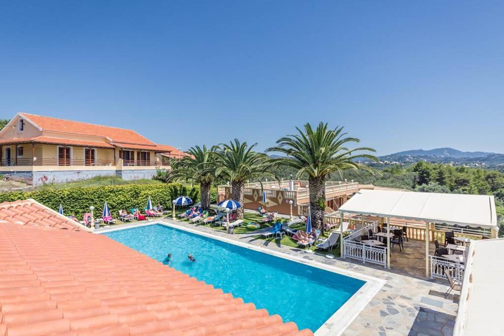 Kapetanios Apartments Agios Stefanos Avliotes  Exterior foto